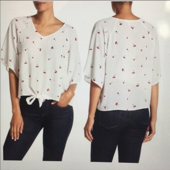 COMO VINTAGE Short Sleeve VNeck Cherry Print Pullover Top - Picture 1 of 10